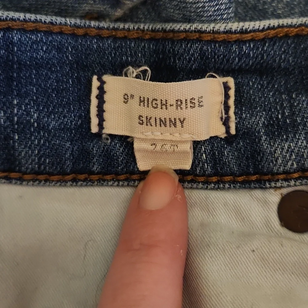Madewell 9" High Rise Skinny Jeans 26T Distressed Hem - Picture 3 of 11